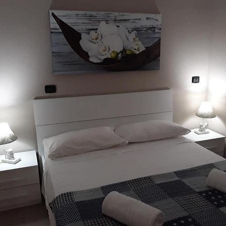 Hotel Ded 1 파르마 외부 사진