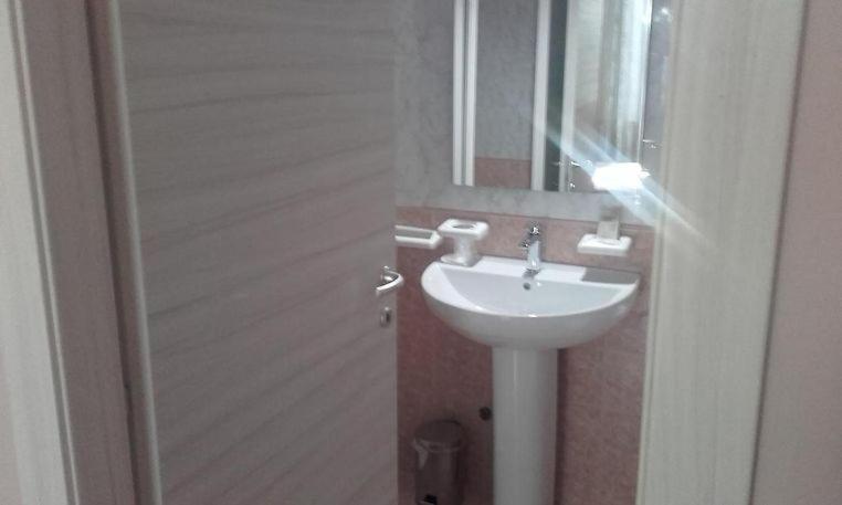 Hotel Ded 1 파르마 외부 사진